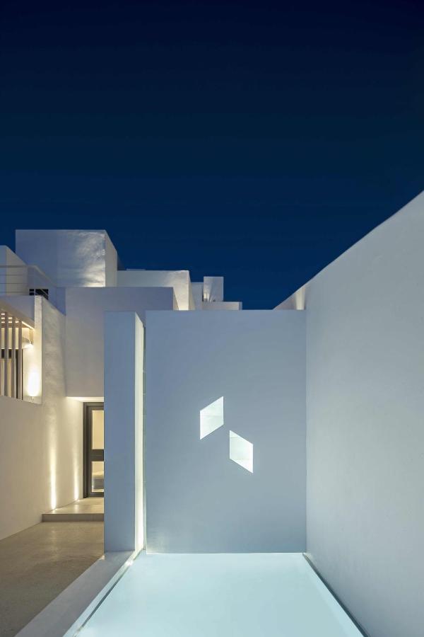 Cubic Mykonos Seafront Design Suites Ornos  Ngoại thất bức ảnh