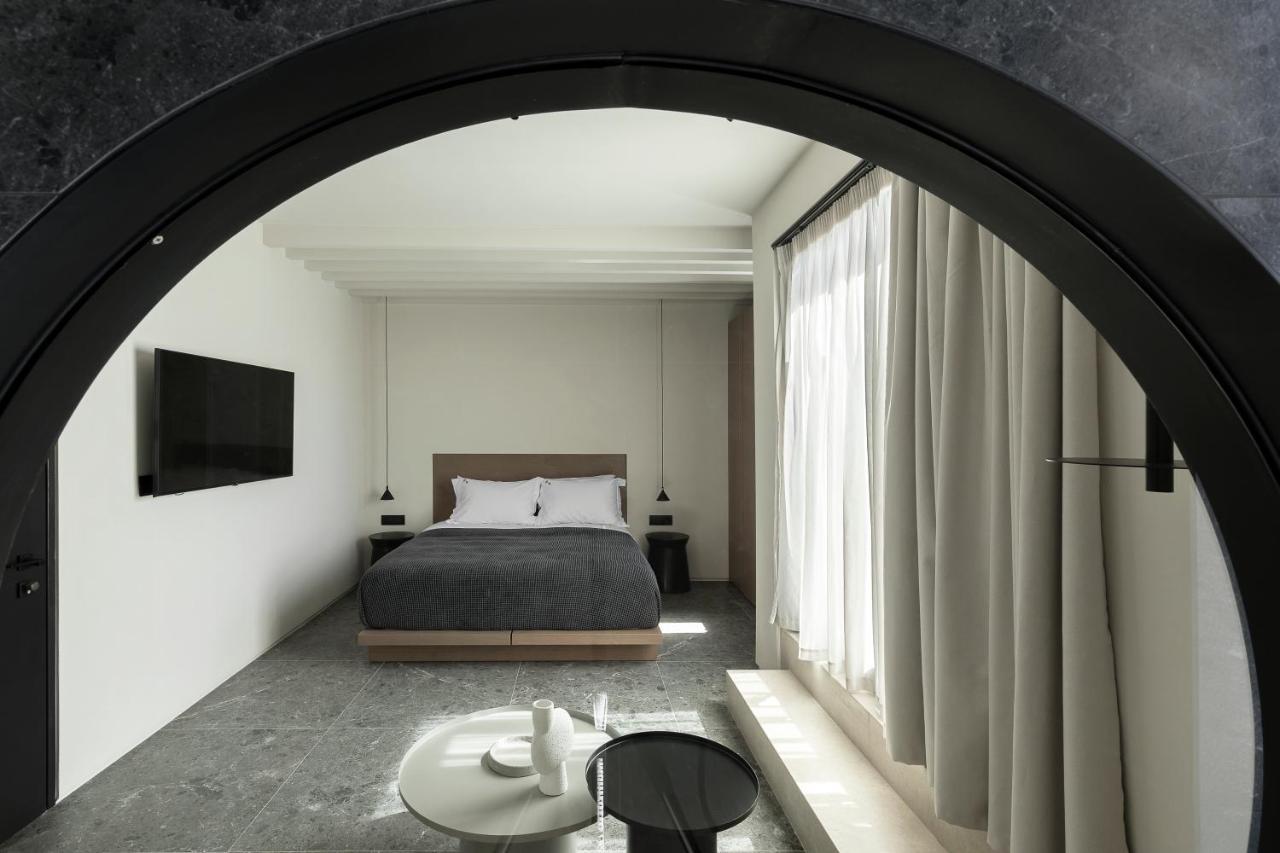 Cubic Mykonos Seafront Design Suites Ornos  Ngoại thất bức ảnh
