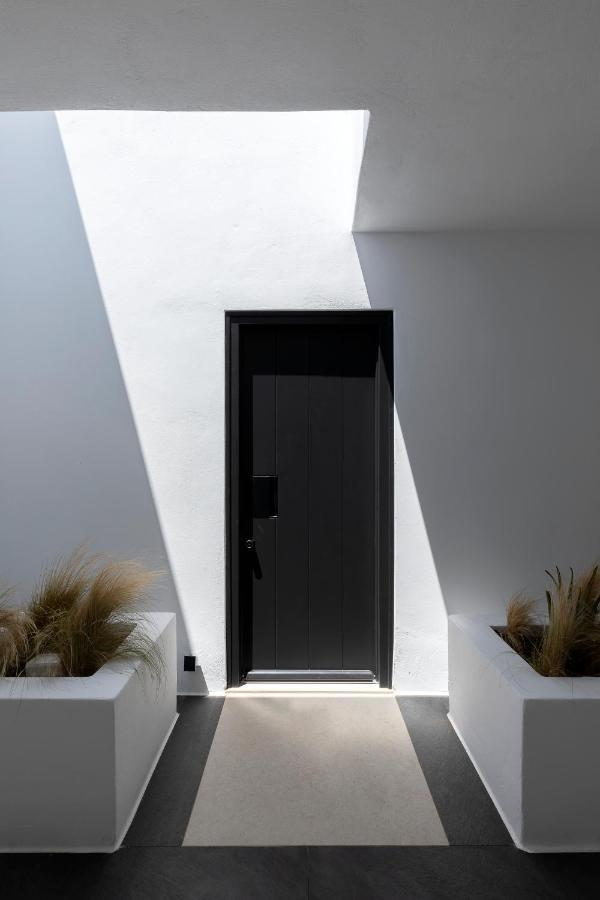 Cubic Mykonos Seafront Design Suites Ornos  Ngoại thất bức ảnh